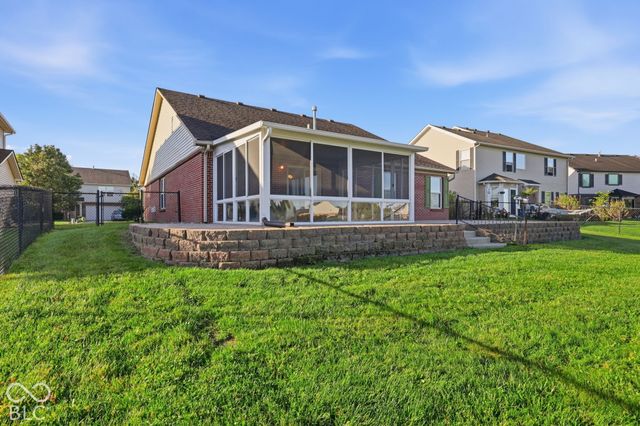 5868 W Deerview Bend, Mccordsville, IN 46055