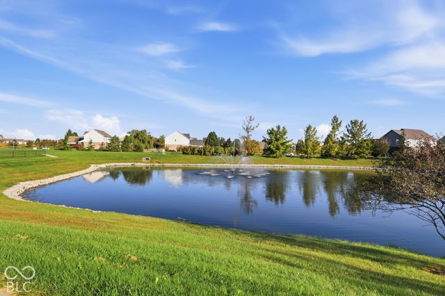 5868 W Deerview Bend, Mccordsville, IN 46055