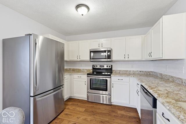 5868 W Deerview Bend, Mccordsville, IN 46055