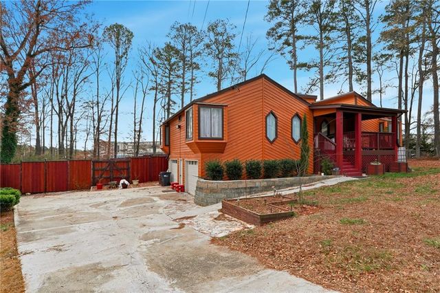 599 Springwood NW Drive, Lilburn, GA 30047