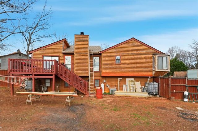 599 Springwood NW Drive, Lilburn, GA 30047