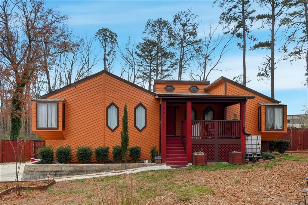 599 Springwood NW Drive, Lilburn, GA 30047