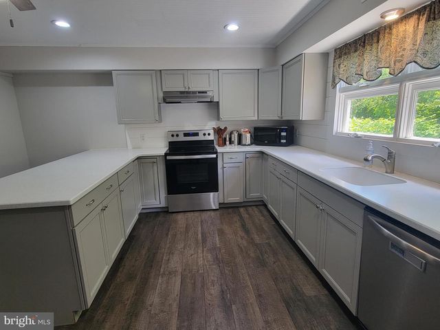 19 EUCLID AVE, Pitman, NJ 08071