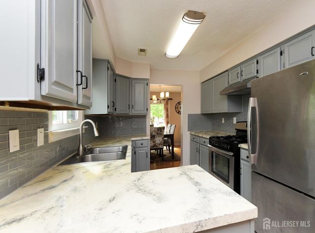 34 Hampshire Drive, Plainsboro, NJ 08536