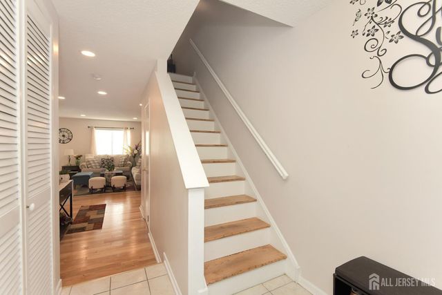 34 Hampshire Drive, Plainsboro, NJ 08536