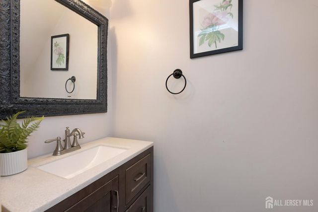34 Hampshire Drive, Plainsboro, NJ 08536