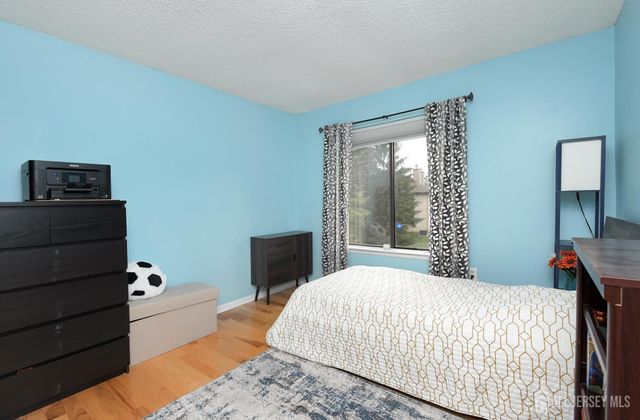 34 Hampshire Drive, Plainsboro, NJ 08536