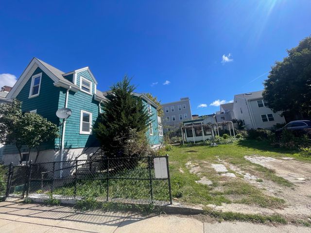 12 Shepard St, Boston, MA 02135