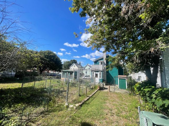12 Shepard St, Boston, MA 02135