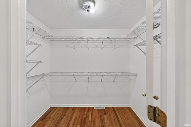 11356 Anderson Lake Drive, Granger, IN 46530