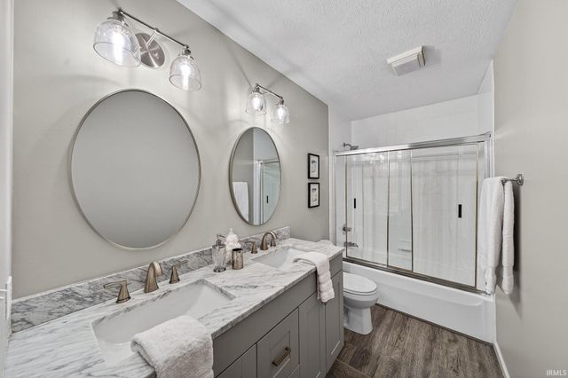 11356 Anderson Lake Drive, Granger, IN 46530