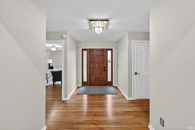 11356 Anderson Lake Drive, Granger, IN 46530