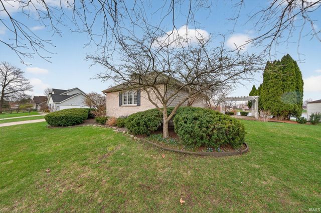 11356 Anderson Lake Drive, Granger, IN 46530