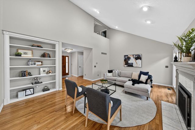 11356 Anderson Lake Drive, Granger, IN 46530