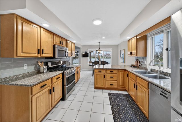 11356 Anderson Lake Drive, Granger, IN 46530