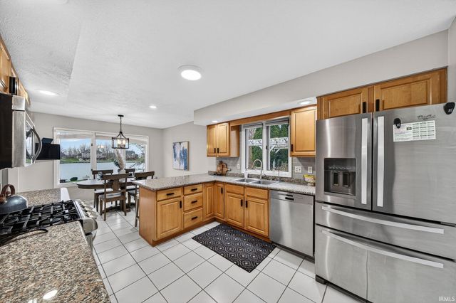 11356 Anderson Lake Drive, Granger, IN 46530