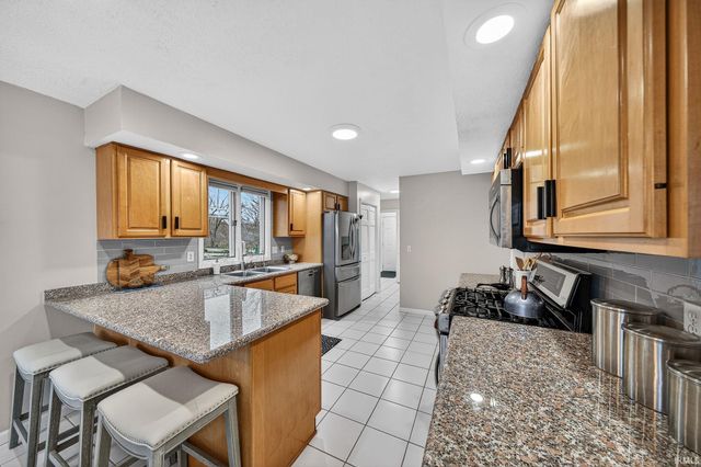 11356 Anderson Lake Drive, Granger, IN 46530