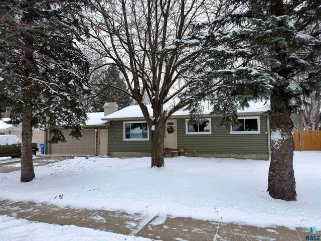 3900 S Holbrook Ave Avenue, Sioux Falls, SD 57106