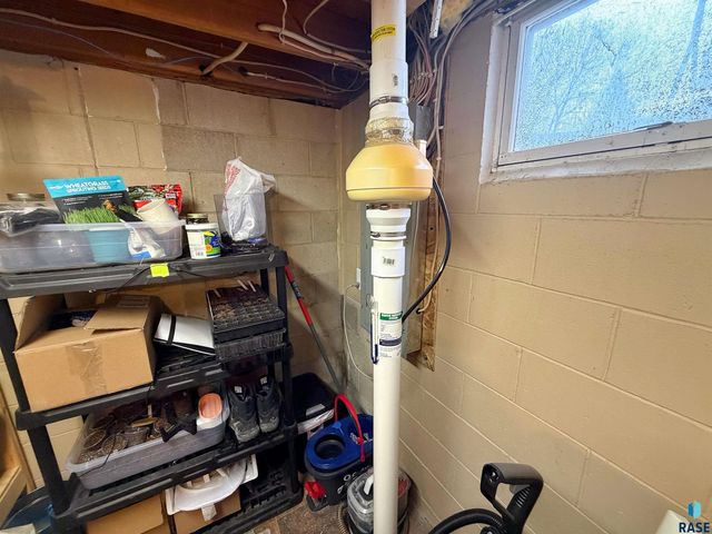 3900 S Holbrook Ave Avenue, Sioux Falls, SD 57106