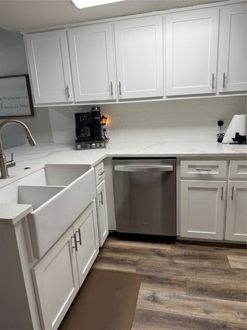 2923 Shady Knoll Lane, Bedford, TX 76021