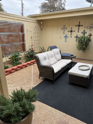 2923 Shady Knoll Lane, Bedford, TX 76021