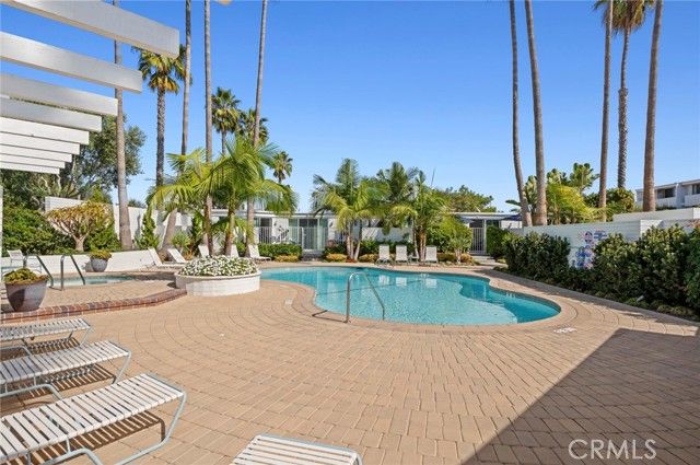 775 Avocado, Corona Del Mar (newport Beach), CA 92625