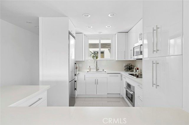 775 Avocado, Corona Del Mar (newport Beach), CA 92625