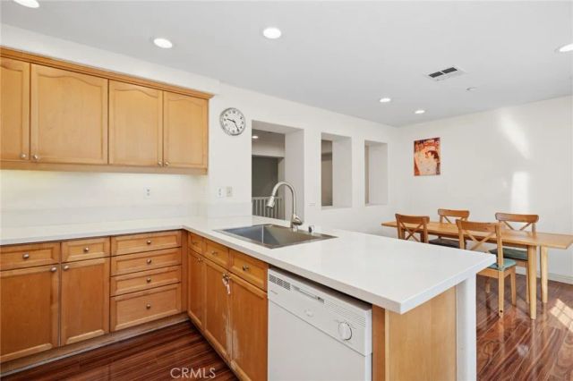 9 Bonsall 61, Irvine, CA 92602