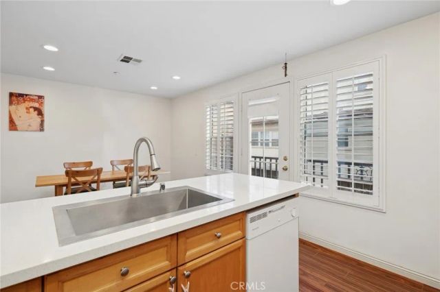 9 Bonsall 61, Irvine, CA 92602