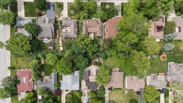 215 N Lincoln Lane, Arlington Heights, IL 60004