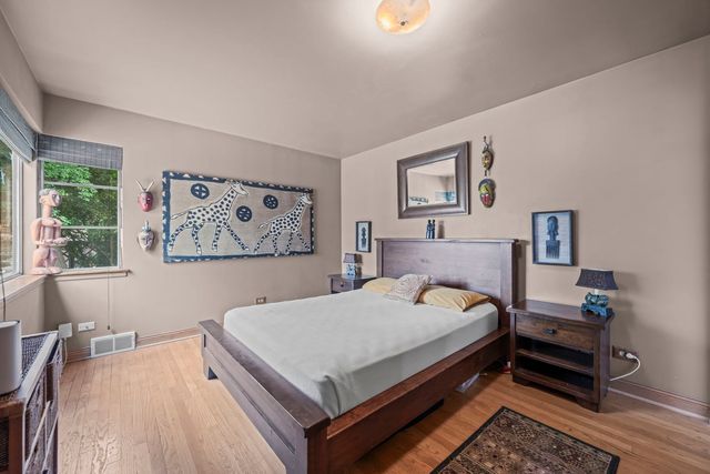 215 N Lincoln Lane, Arlington Heights, IL 60004