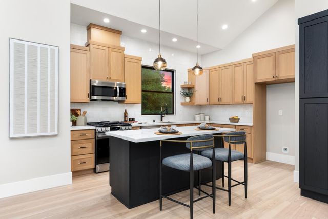 15010 Grand Knoll Dr, Meadow Vista, CA 95722