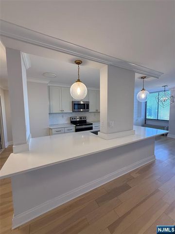 300 Winston 418, Cliffside Park, NJ 07010