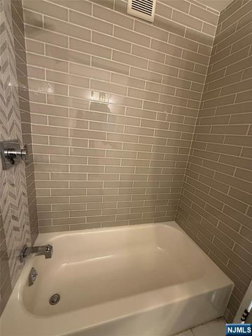 300 Winston 418, Cliffside Park, NJ 07010