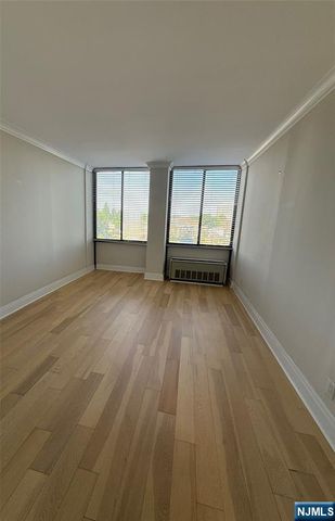 300 Winston 418, Cliffside Park, NJ 07010