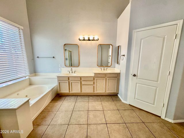 16401 N 39TH Place, Phoenix, AZ 85032