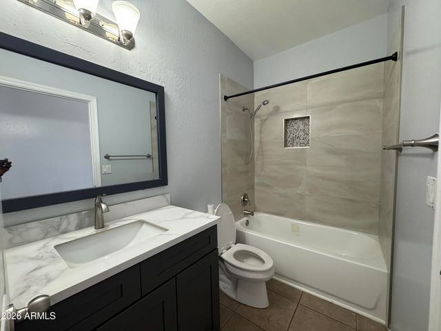 16401 N 39TH Place, Phoenix, AZ 85032
