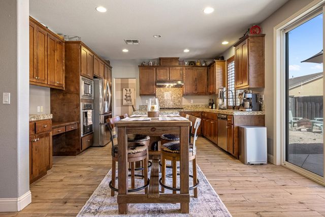 2167 Saddlebrook Way, Oakdale, CA 95361