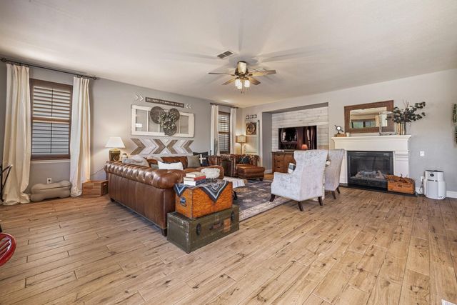 2167 Saddlebrook Way, Oakdale, CA 95361