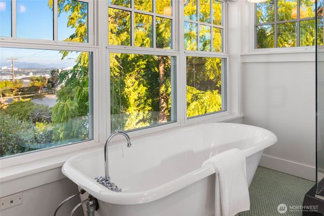 3058 38th Avenue SW, Seattle, WA 98126