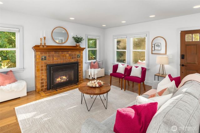 3058 38th Avenue SW, Seattle, WA 98126