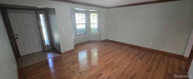 364 Meadow Bridge Drive, Rochester Hills, MI 48307