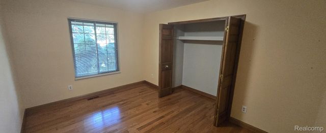 364 Meadow Bridge Drive, Rochester Hills, MI 48307