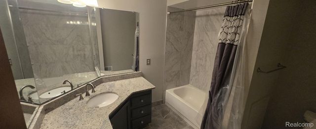 364 Meadow Bridge Drive, Rochester Hills, MI 48307