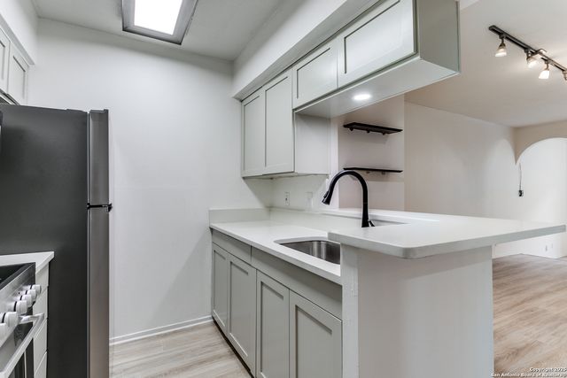 66 Brees Blvd Apt 127, San Antonio, TX 78209