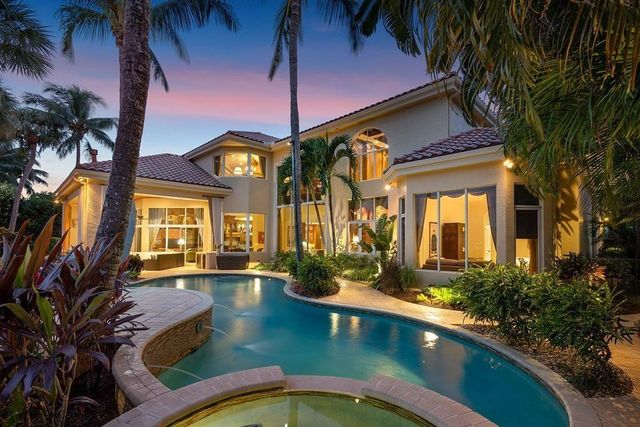 686 Hermitage Circle, Palm Beach Gardens, FL 33410