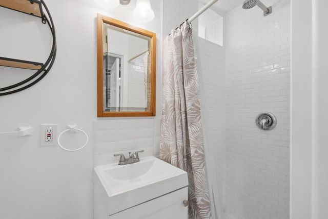 1230 N VICTORIA PARK Road A, Fort Lauderdale, FL 33304