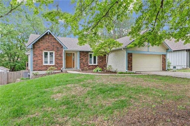 9833 W 101st Terrace, Overland Park, KS 66212
