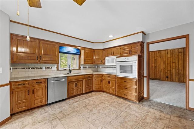 9833 W 101st Terrace, Overland Park, KS 66212