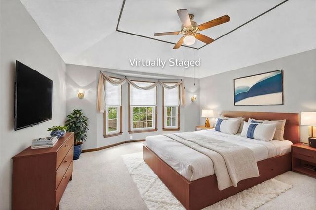 9833 W 101st Terrace, Overland Park, KS 66212